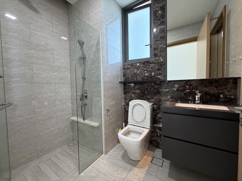 City Gate, 371 Beach Road, 2 Bedrooms, 750 sqft, Apartment For Rent, by Nancy Zhang Yani, 500078323 - Bathroom - PropertyGuru.com.sg