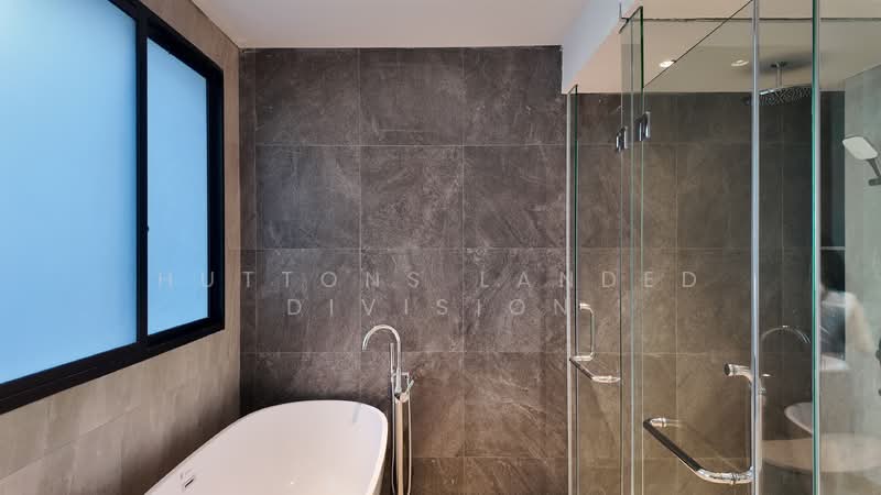 Majestic FH Terrace | Walk To MRT | 1KM To Tao Nan & CHIJ Terraced House For Sale at S$ 9,580,000 | PropertyGuru Singapore - Bathroom