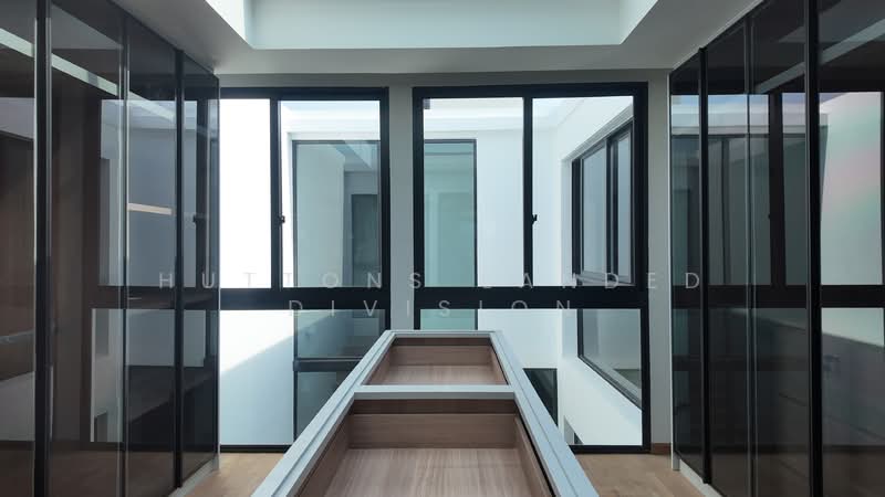 Majestic FH Terrace | Walk To MRT | 1KM To Tao Nan & CHIJ Terraced House For Sale at S$ 9,580,000 | PropertyGuru Singapore - Interior