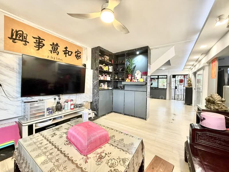 788E Woodlands Crescent HDB Flat For Sale at S$ 880,000 | PropertyGuru Singapore - Living Room