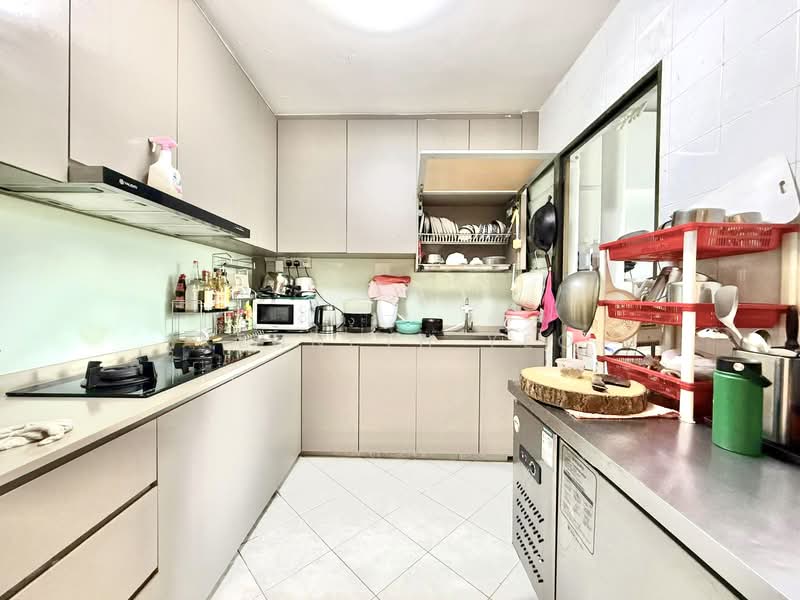 788E Woodlands Crescent HDB Flat For Sale at S$ 880,000 | PropertyGuru Singapore - Kitchen