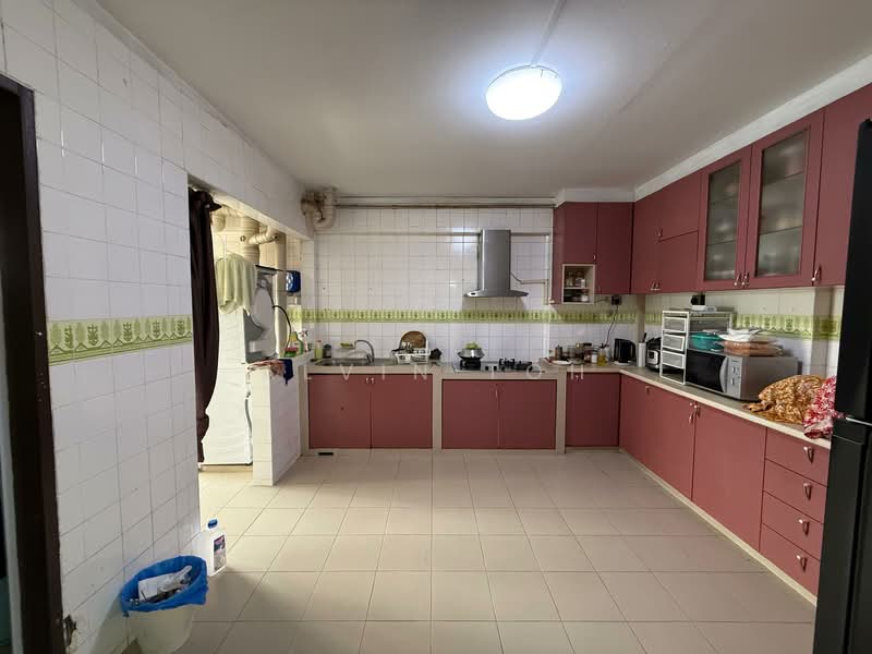 129 Clarence Lane HDB Flat For Sale at S$ 965,000 | PropertyGuru Singapore - Kitchen