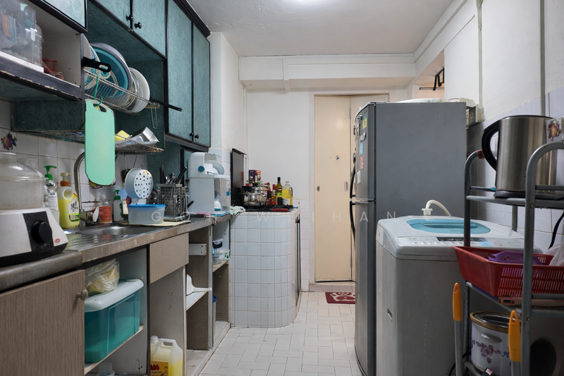 161 Mei Ling Street HDB Flat For Sale at S$ 460,000 | PropertyGuru Singapore - Kitchen