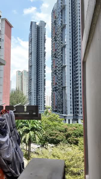 161 Mei Ling Street HDB Flat For Sale at S$ 460,000 | PropertyGuru Singapore - Kitchen View