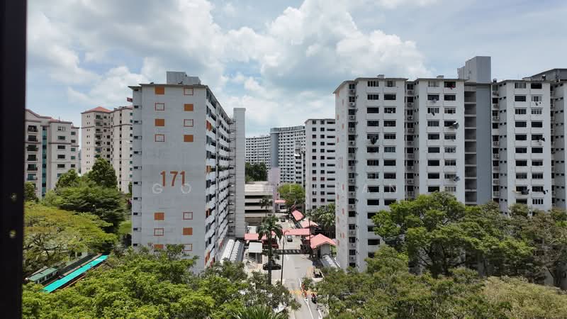 161 Mei Ling Street HDB Flat For Sale at S$ 460,000 | PropertyGuru Singapore - Main Hall View