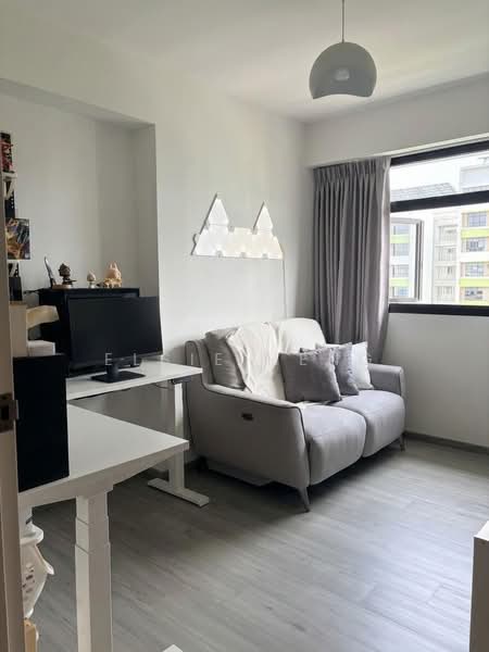 608C Tampines North Drive 1 HDB Flat For Sale at S$ 980,000 | PropertyGuru Singapore - Common Bedroom 2