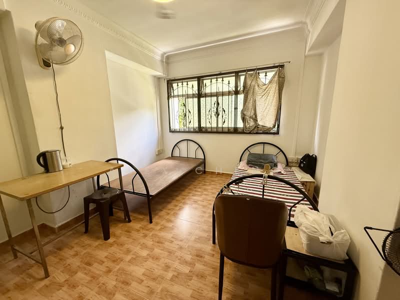 826 Woodlands Street 81 HDB Flat For Sale at S$ 698,000 | PropertyGuru Singapore - Bedroom