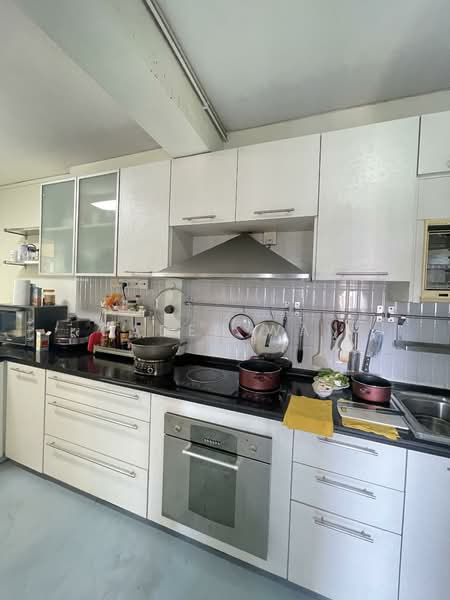 26 Dover Crescent HDB Flat For Sale at S$ 848,000 | PropertyGuru Singapore - Kitchen