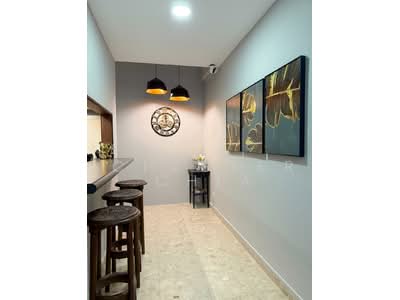 For Rent - UE Square