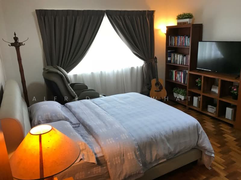 Hollywood Apartments, 100-100D Oxley Rise, 3 Bedrooms, 990 sqft, Apartment For Sale, by Alfred Ong Whatt Wah, 500078378 - Bedroom - PropertyGuru.com.sg