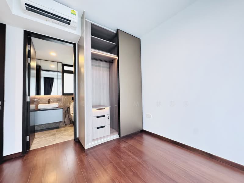 Irwell Hill Residences Condominium For Sale at S$ 2,880,000 | PropertyGuru Singapore - Master Bedroom