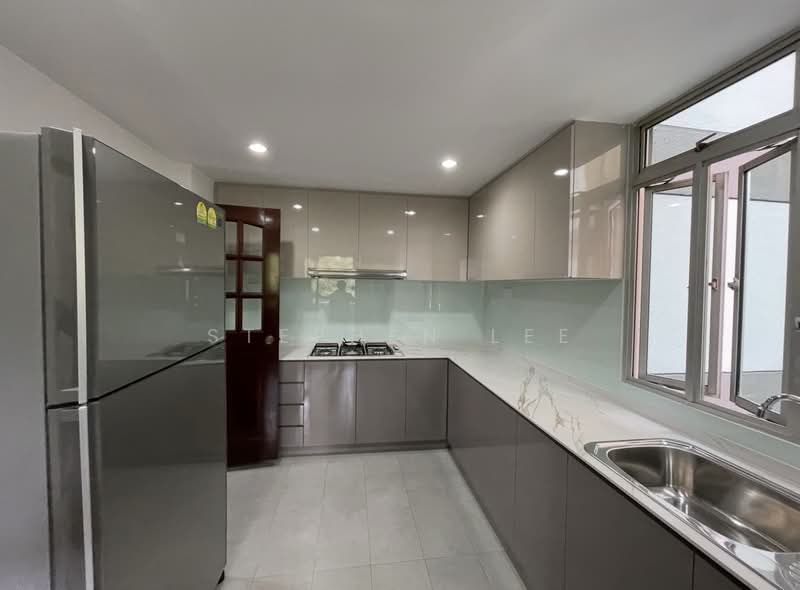 Avila Gardens, 19 Flora Road, 3 Bedrooms, 1,325 sqft, Condominium For Rent, by Stephen Lee, 500078393 - Kitchen - PropertyGuru.com.sg