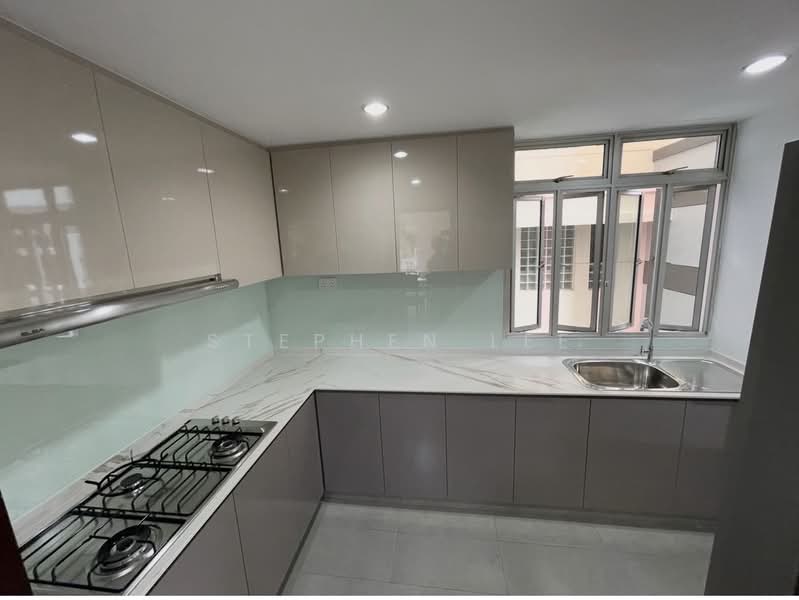 Avila Gardens, 19 Flora Road, 3 Bedrooms, 1,325 sqft, Condominium For Rent, by Stephen Lee, 500078393 - Kitchen - PropertyGuru.com.sg