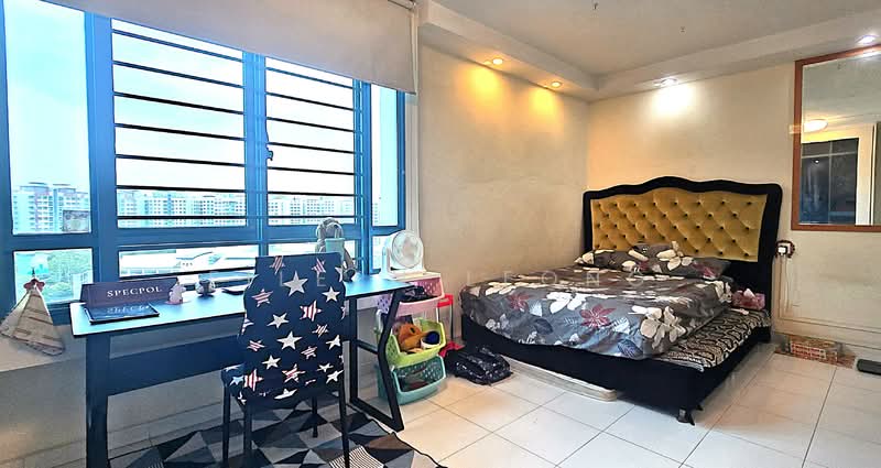 193 Edgefield Plains HDB Flat For Sale at S$ 650,000 | PropertyGuru Singapore - Bedroom