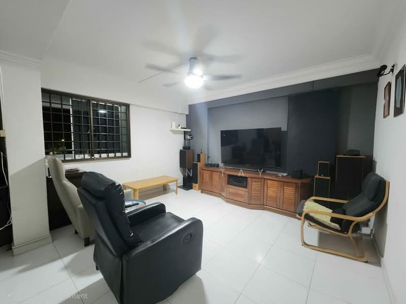 223 Choa Chu Kang Central HDB Flat For Sale at S$ 499,900 | PropertyGuru Singapore - Living Room