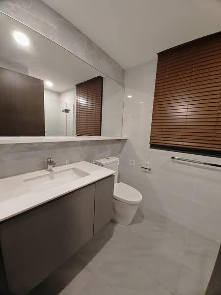The Brownstone Executive Condominium For Sale at S$ 1,699,000 | PropertyGuru Singapore - Bathroom