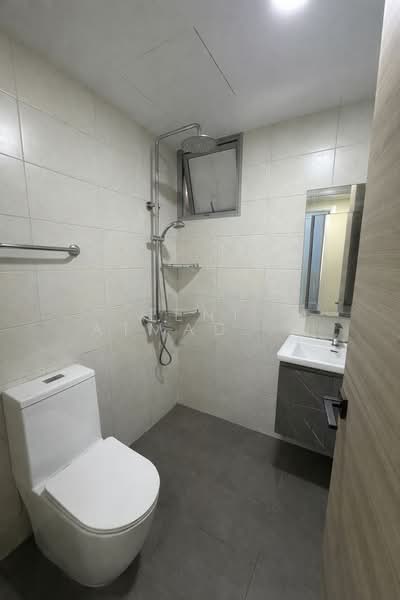 Whitewater Executive Condominium For Sale at S$ 1,280,000 | PropertyGuru Singapore - Bathroom