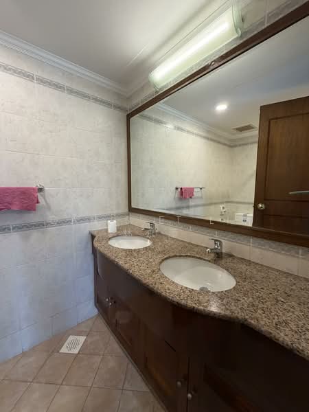 Hillbrooks, 90 Hillview Avenue, 3 Bedrooms, 1,098 sqft, Condominium For Rent, by Danis ET Lim 林永添, 500078414 - Bathroom - PropertyGuru.com.sg