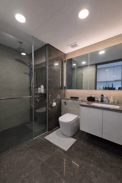 Parc Esta Condominium For Sale at S$ 948,888 | PropertyGuru Singapore - Bathroom