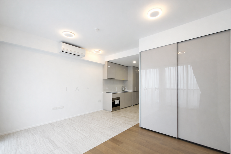 Parc Esta Condominium For Sale at S$ 948,888 | PropertyGuru Singapore - Interior - Vacant