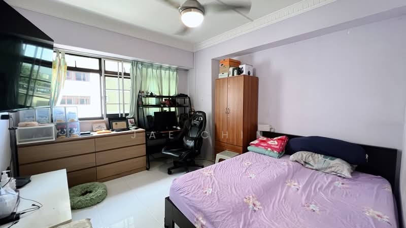 512 Serangoon North Avenue 4 HDB Flat For Sale at S$ 898,000 | PropertyGuru Singapore - Bedroom
