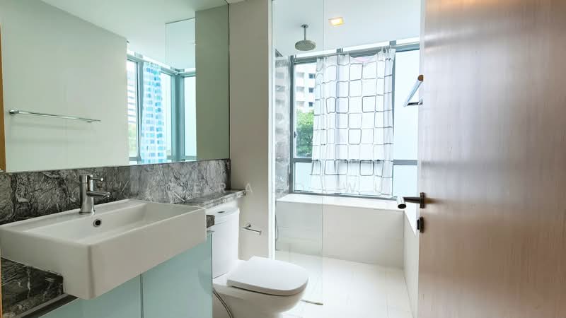Oasis Garden Condominium For Sale at S$ 1,680,000 | PropertyGuru Singapore - Master Bathroom