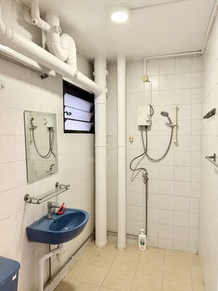 837 Hougang Central, 837 Hougang Central, 3 Bedrooms, 1,259 sqft, HDB Flat For Sale, by Jason Ong, 500078476 - Bathroom - PropertyGuru.com.sg