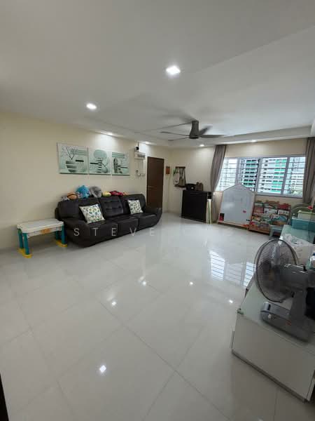 34 Marsiling Drive HDB Flat For Sale at S$ 488,888 | PropertyGuru Singapore - Living Room