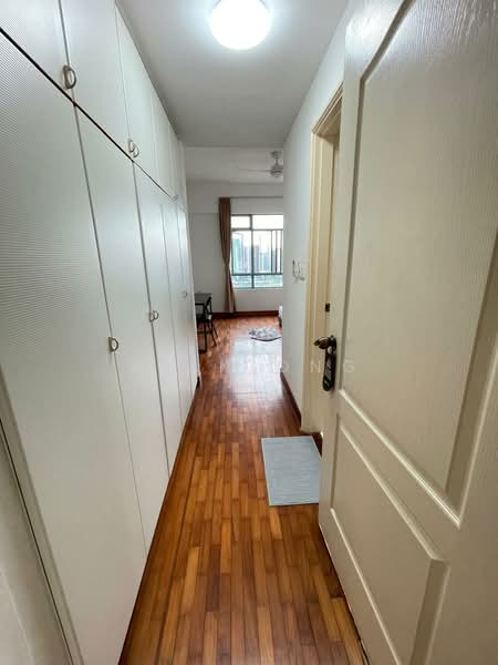 Tiara, 1 Kim Seng Walk, Room Rental, 180 sqft, Apartment For Rent, by Sean Ong, 500078510 - Corridor - PropertyGuru.com.sg