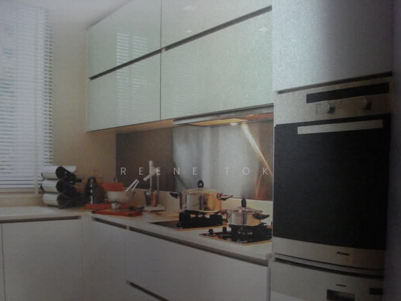 Cairnhill Residences, 31 Cairnhill Circle, 2 Bedrooms, 904 sqft, Apartment For Rent, by Reene Tok, 500078511 - Kitchen - PropertyGuru.com.sg