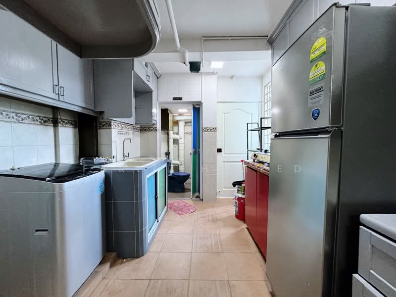 34 Jalan Bahagia, 34 Jalan Bahagia, 2 Bedrooms, 570 sqft, HDB Flat For Rent, by Faritz Hameed, 500078515 - Kitchen - PropertyGuru.com.sg