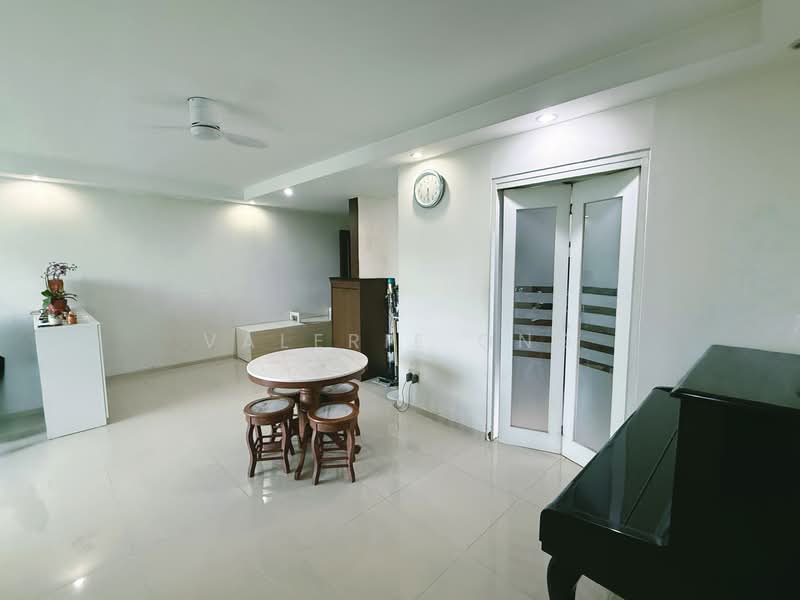689F Woodlands Drive 75 HDB Flat For Sale at S$ 620,000 | PropertyGuru Singapore - Dining Room