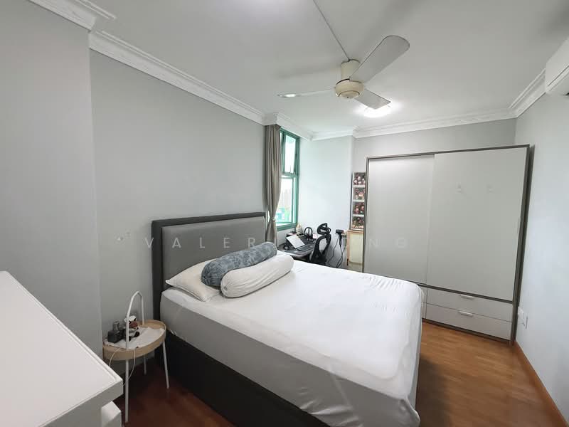 689F Woodlands Drive 75 HDB Flat For Sale at S$ 620,000 | PropertyGuru Singapore - Bedroom 1