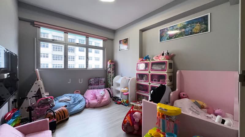 351A Anchorvale Road HDB Flat For Sale at S$ 700,000 | PropertyGuru Singapore - Bedroom