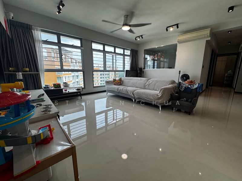 684D Edgedale Plains HDB Flat For Sale at S$ 898,000 | PropertyGuru Singapore - Living Room