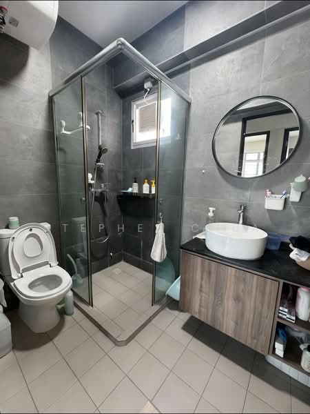 684D Edgedale Plains HDB Flat For Sale at S$ 898,000 | PropertyGuru Singapore - Bathroom