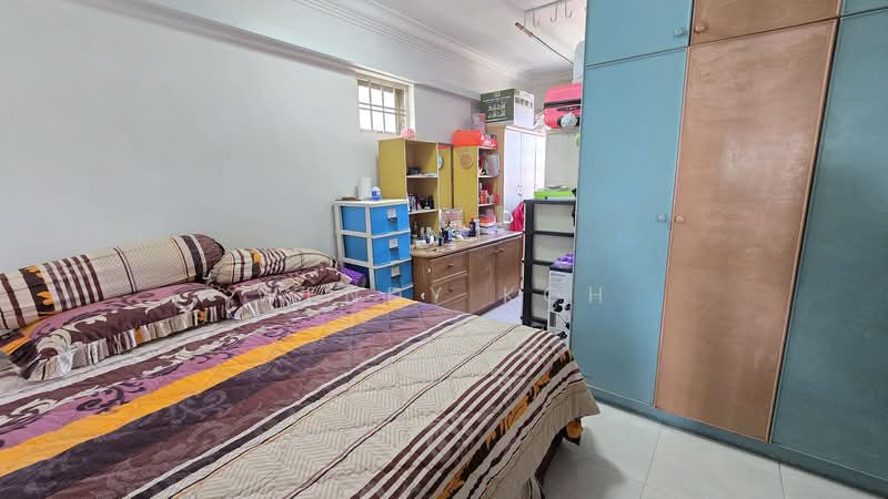 156 Yung Loh Road HDB Flat For Sale at S$ 680,000 | PropertyGuru Singapore - Bedroom
