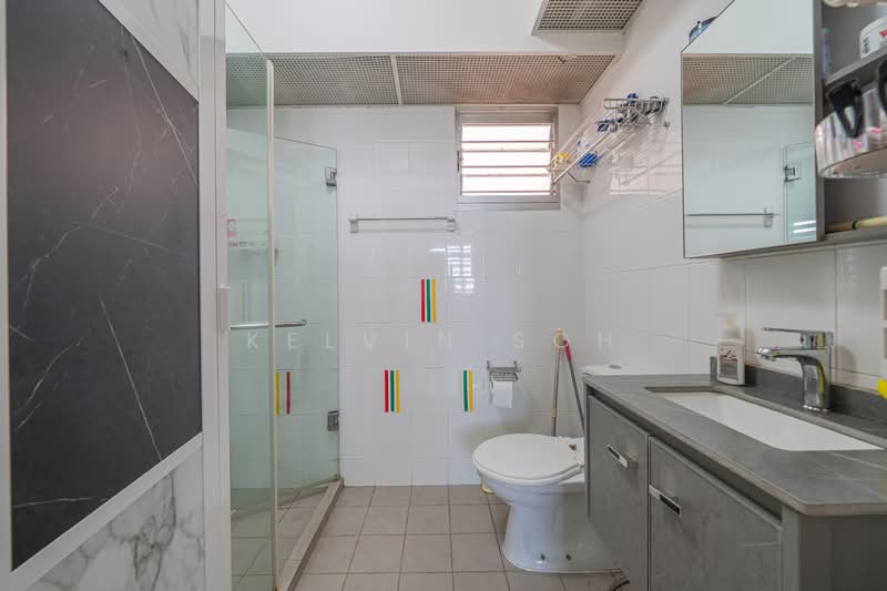 209A Punggol Place HDB Flat For Sale at S$ 688,000 | PropertyGuru Singapore - Bathroom