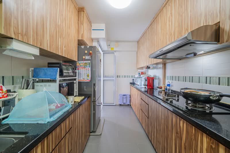 209A Punggol Place HDB Flat For Sale at S$ 688,000 | PropertyGuru Singapore - Kitchen