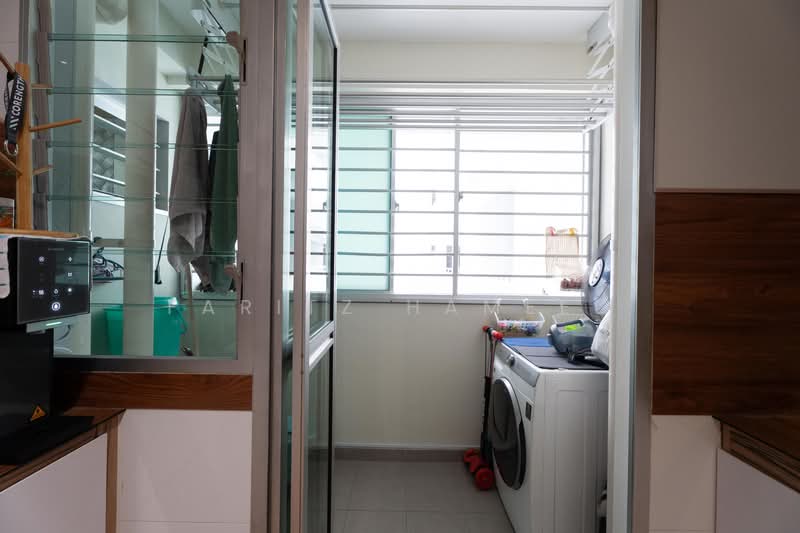890A Woodlands Drive 50 HDB Flat For Sale at S$ 670,000 | PropertyGuru Singapore - Service Yard
