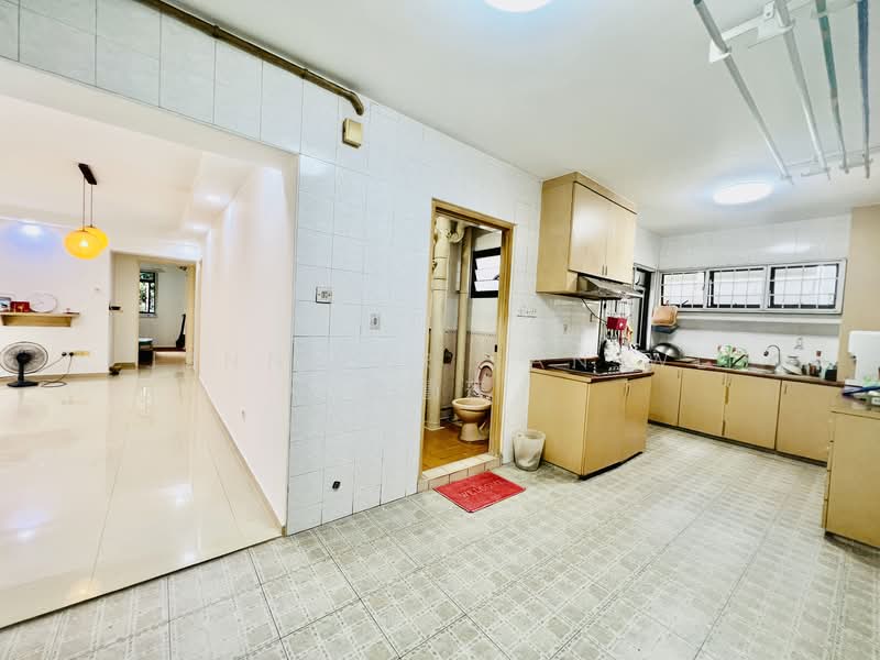295A Compassvale Crescent HDB Flat For Sale at S$ 685,000 | PropertyGuru Singapore - Kitchen