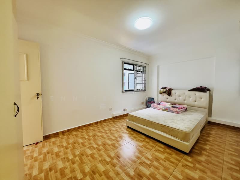 295A Compassvale Crescent HDB Flat For Sale at S$ 685,000 | PropertyGuru Singapore - Bedroom