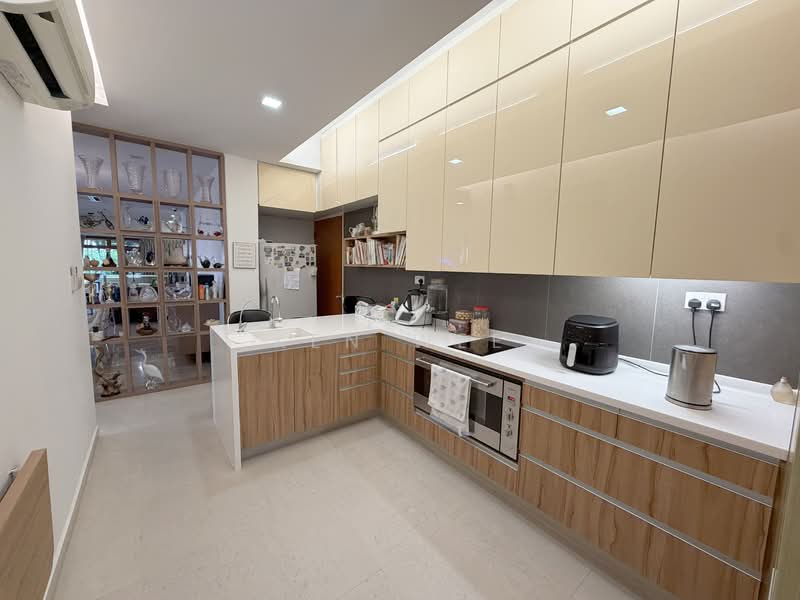Astrid Meadows Condominium For Sale at S$ 5,498,000 | PropertyGuru Singapore - Kitchen
