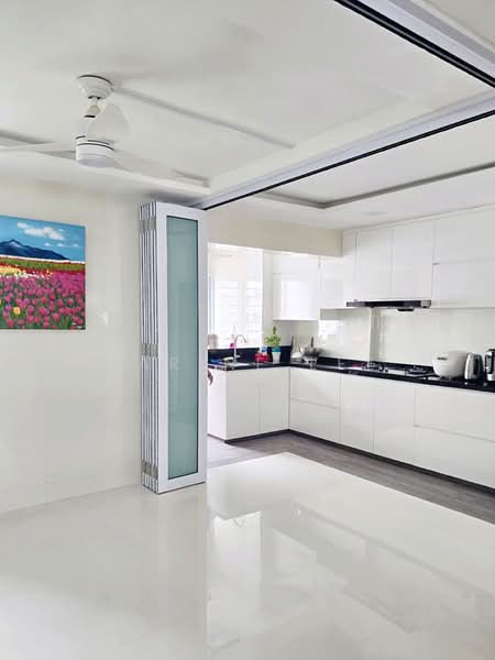 403 Pandan Gardens HDB Flat For Sale at S$ 588,880 | PropertyGuru Singapore - Kitchen