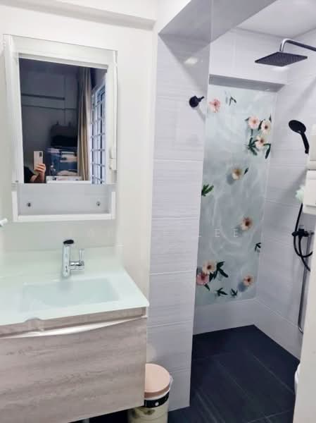 403 Pandan Gardens HDB Flat For Sale at S$ 588,880 | PropertyGuru Singapore - Bathroom