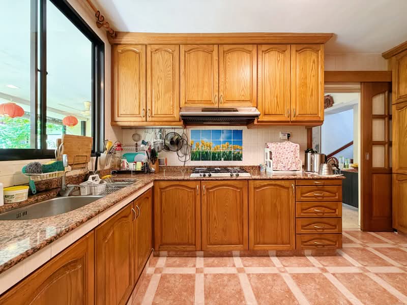 Seletar Hills Estate Semi-Detached House For Sale at S$ 6,780,000 | PropertyGuru Singapore - Kitchen