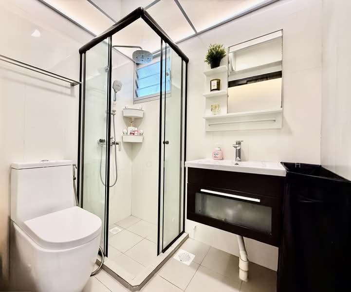 231B Sumang Lane HDB Flat For Sale at S$ 698,888 | PropertyGuru Singapore - Common Bathroom