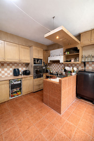 638 Pasir Ris Drive 1 HDB Flat For Sale at S$ 725,000 | PropertyGuru Singapore - Kitchen