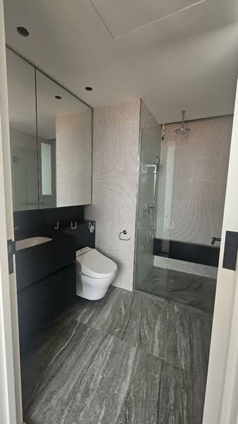 10 Evelyn Condominium For Sale at S$ 1,472,000 | PropertyGuru Singapore - Bathroom