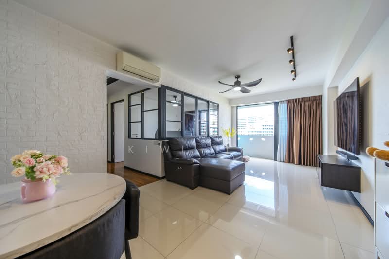 308A Punggol Walk HDB Flat For Sale at S$ 825,000 | PropertyGuru Singapore - Living Room